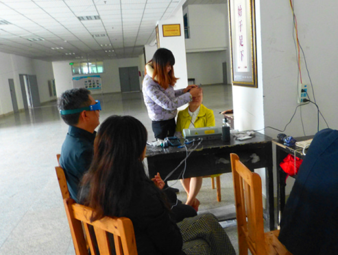 陕西中医学院学生社会服务队来院免费为教职工进行诊疗活动